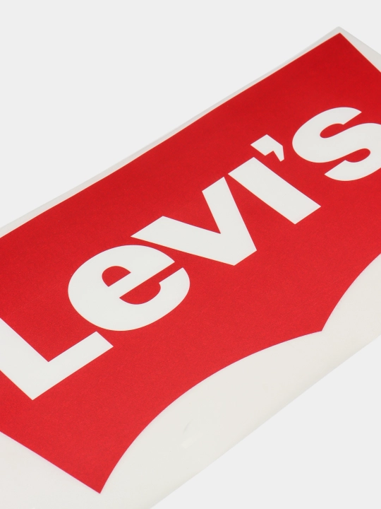 Levi's kiyimlariga applikatsiya