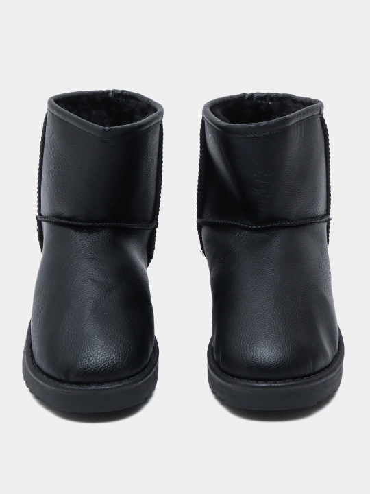 Угги  UGG— это популярные сапоги из натуральной двусторонней овчины