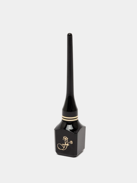 Подводка для глаз Professional Eyeliner 5,5 мл, черная - 