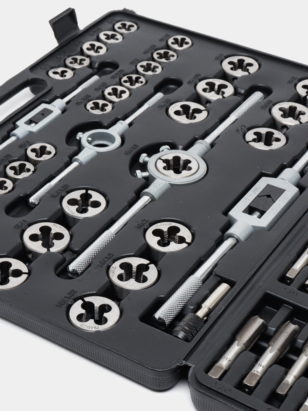 Метрический набор метчиков и плашек ROCKFORCE B110-1, 110 предметов ...