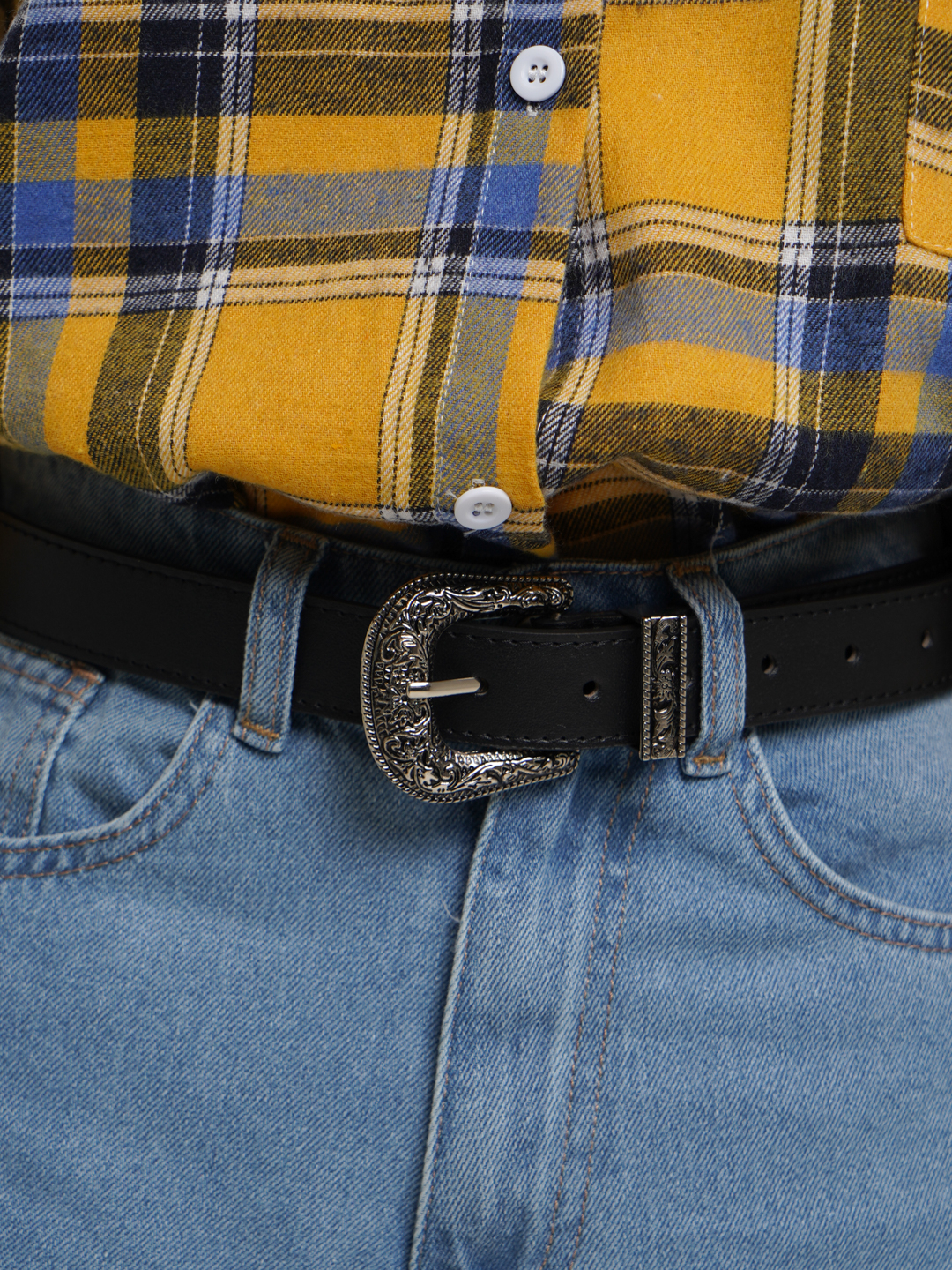 Ayol sportchilarning külotsiz fotosuratlari Katta narsalar vagina va dumba ichiga kiritiladi