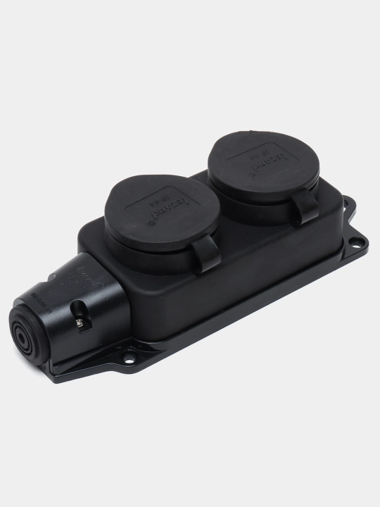 Tashqi rozetka ikkitalik Lezard 106-0400-0110, tiqinlar bilan, 2Р+РЕ 1х16А 220-240V