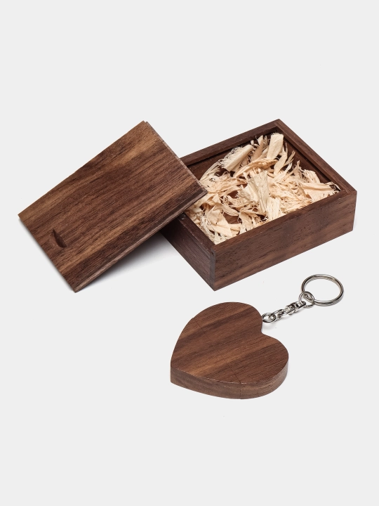 Yurak shaklidagi yog‘och USB flesh-to‘plagich sovg'a qutisida