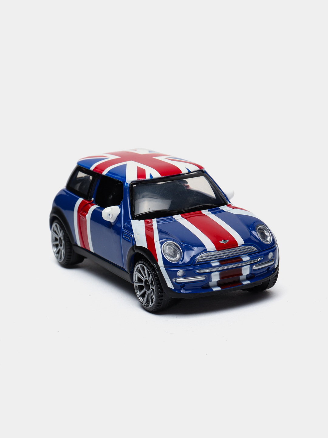 Игрушка машинка Harrods Union Jack mini Bmw, c рисунком английский флаг  купить по низким ценам в интернет-магазине Uzum (137928)