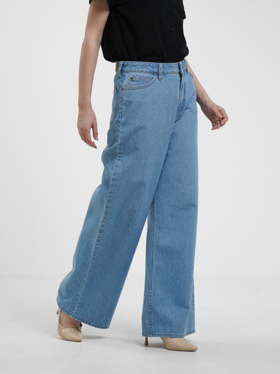 Buy LEE Women's Relaxed-Fit Side Elastic Tapered-Leg Jean Online at  desertcartOMAN