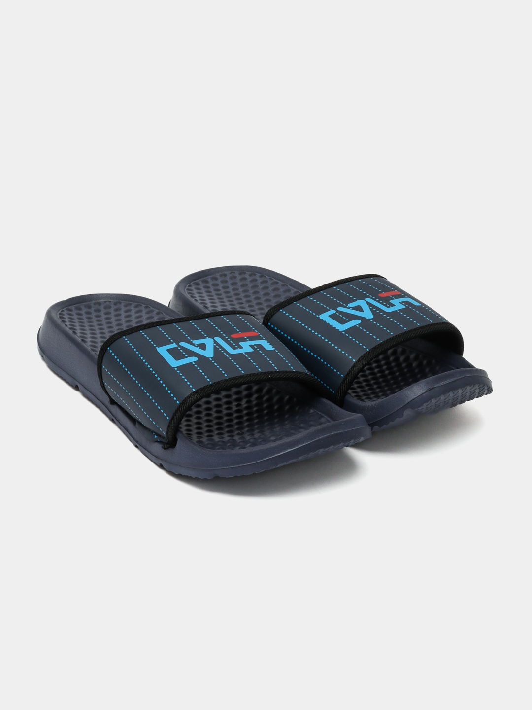 Kop erkaklar qizga tegishadi