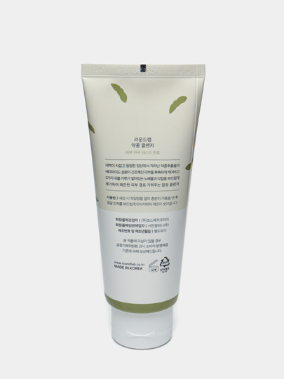 Питательная пенка против черных точек Round Lab Soybean Cleanser, 150 мл