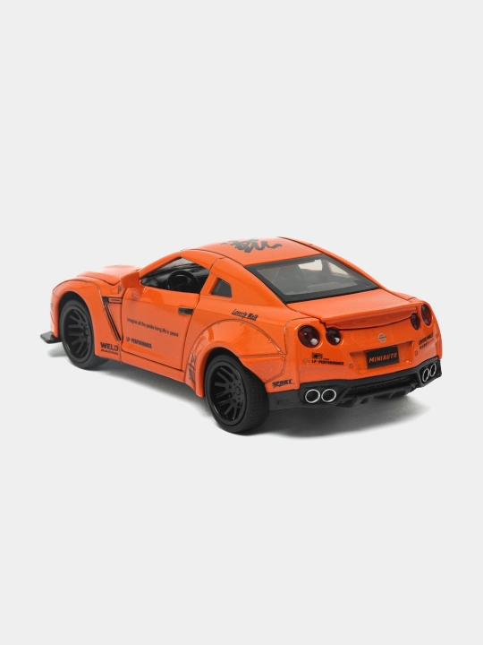 Metall mashina Nissan GTR 1:32