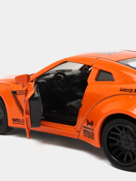 Metall mashina Nissan GTR 1:32