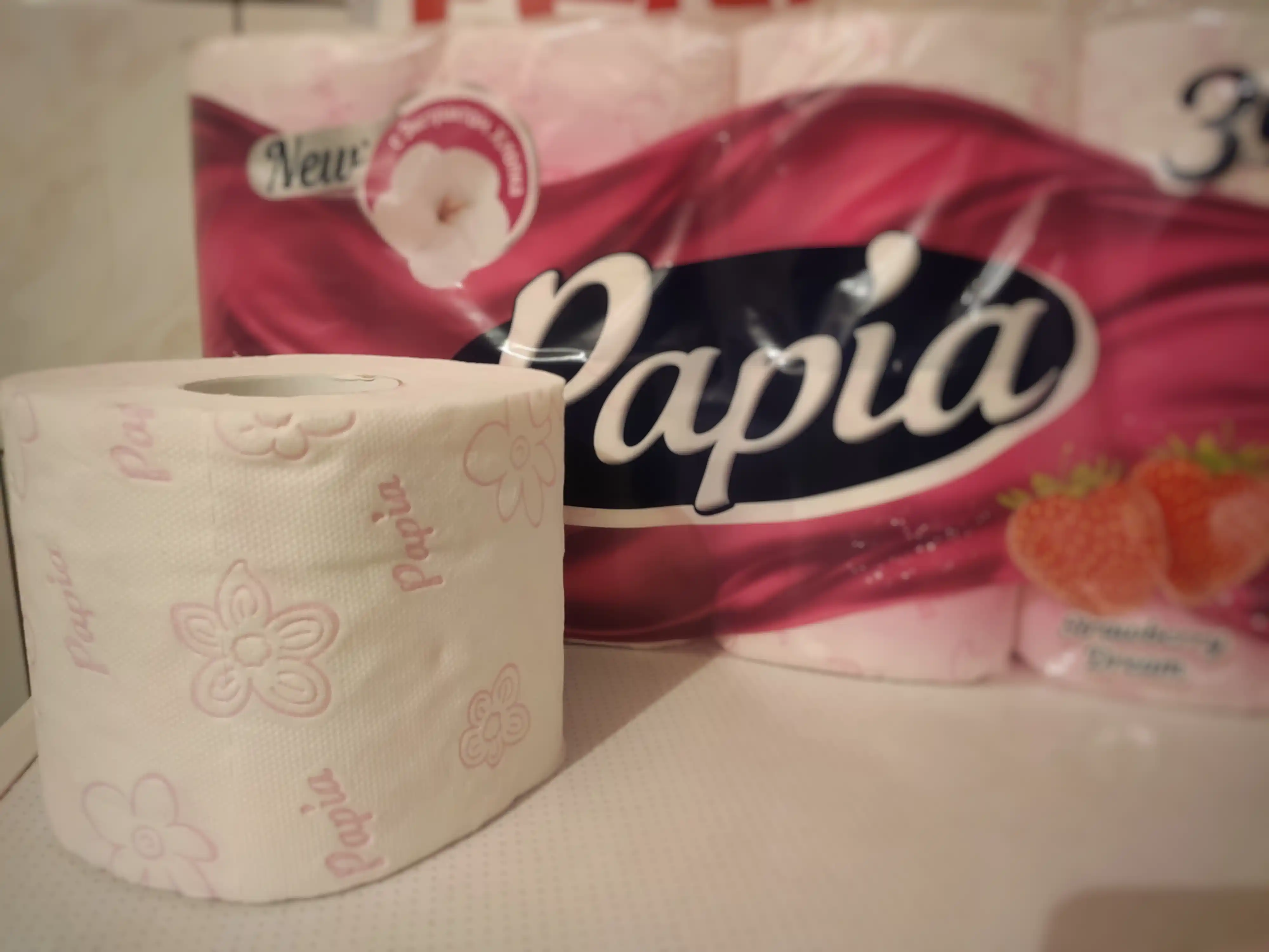 Tualet qog'ozi Papia qulupnay, 3 qatlam 8 dona