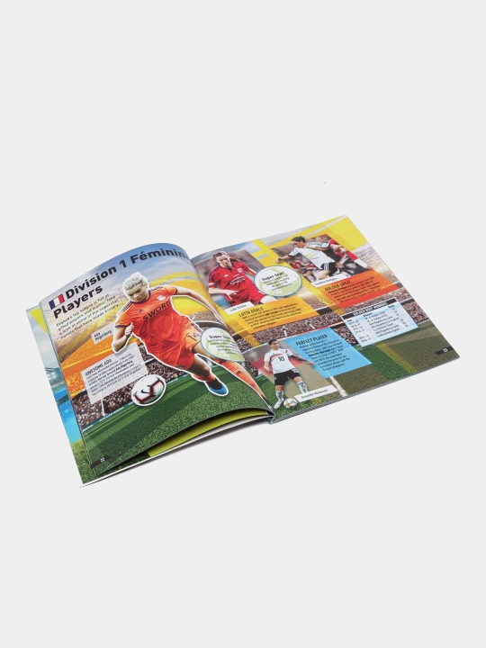 Women's Football Superstars: Record-breaking players, teams and tournaments, Kevin Pettman