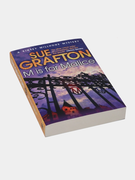 M Is For Malice, Sue Grafton