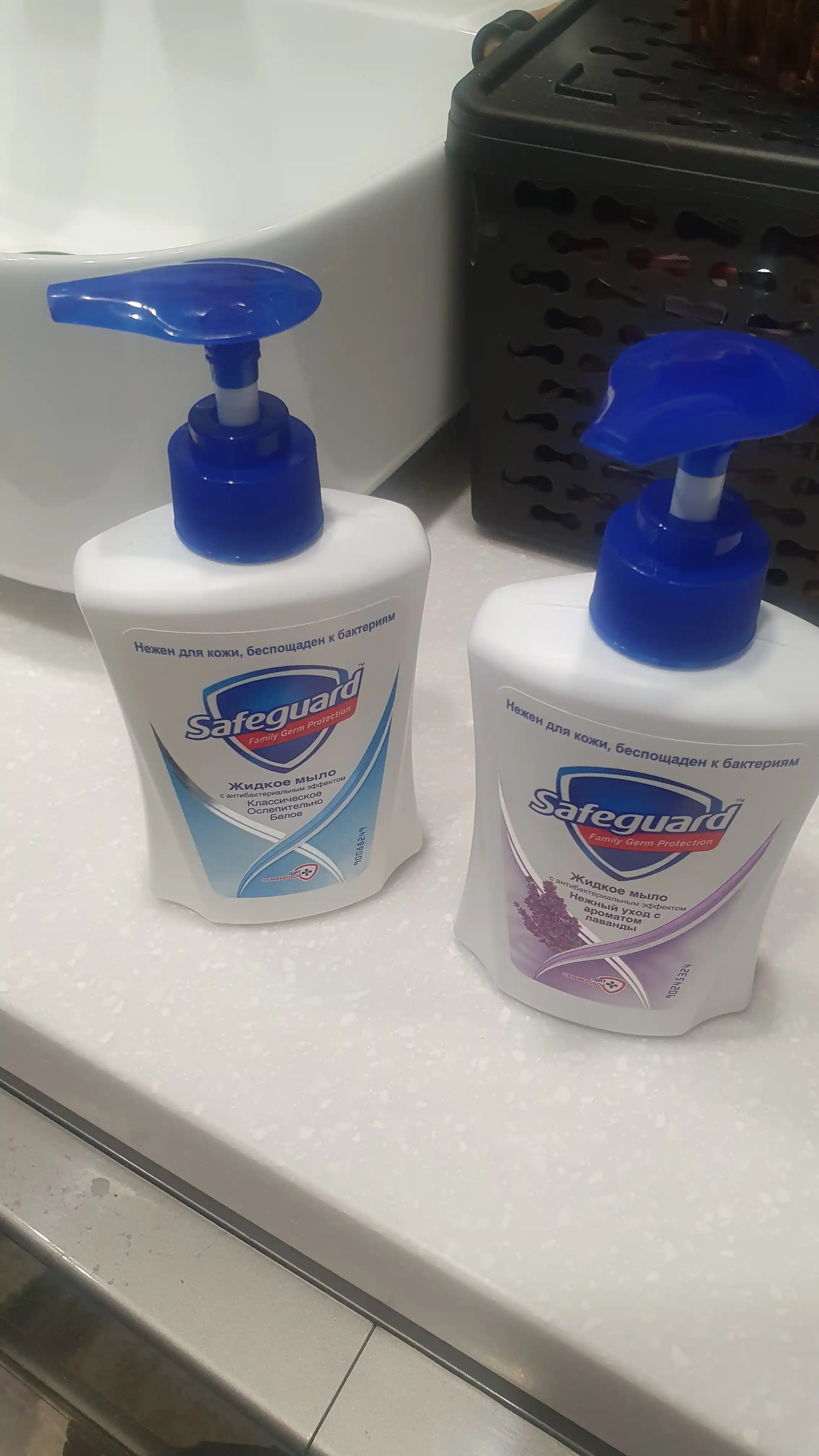 Antibakterial ta’sirga ega bo‘lgan Suyuq sovun Safeguard Klassik ko‘zni qamashtiradigan oq, 225 ml