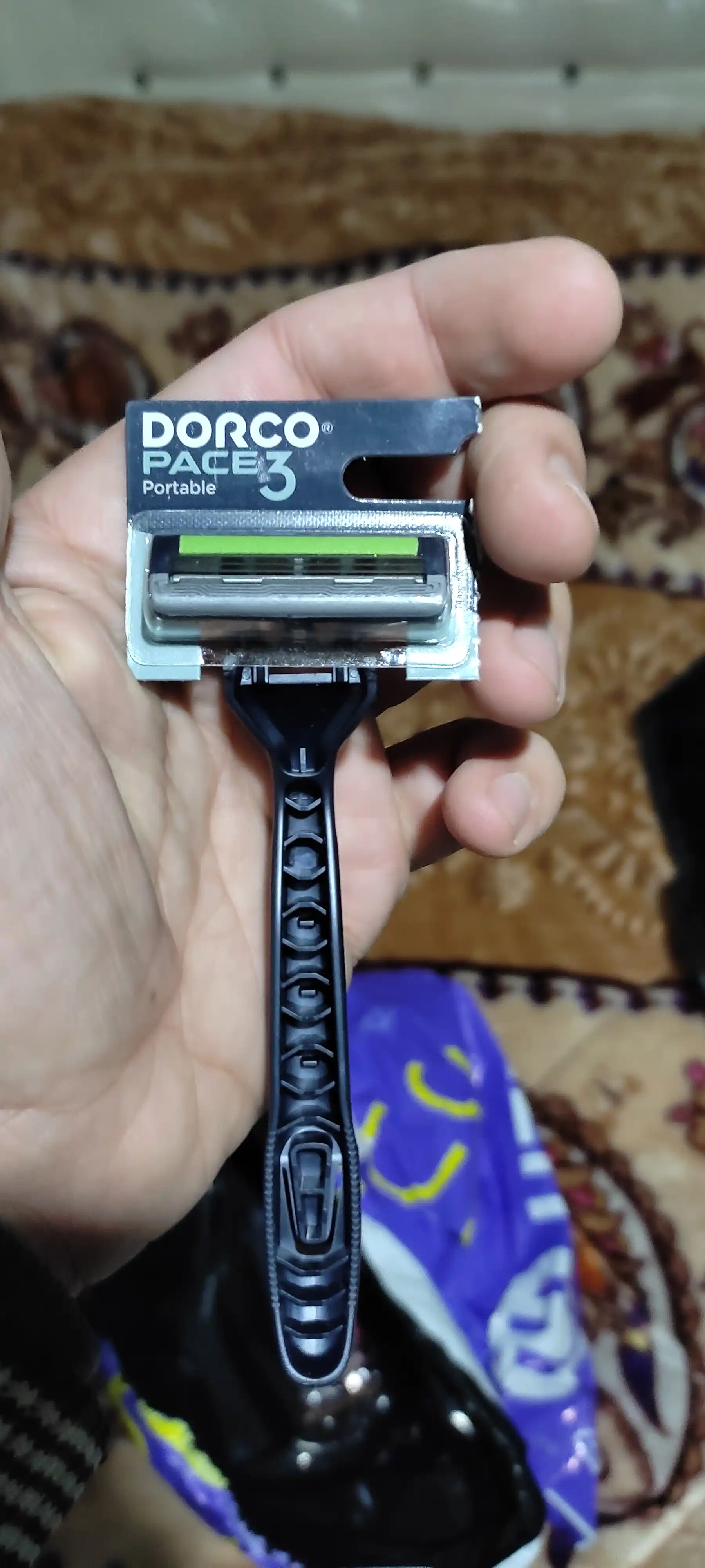 Bir martalik ustara DORCO PACE 3, kartada, 1 dona