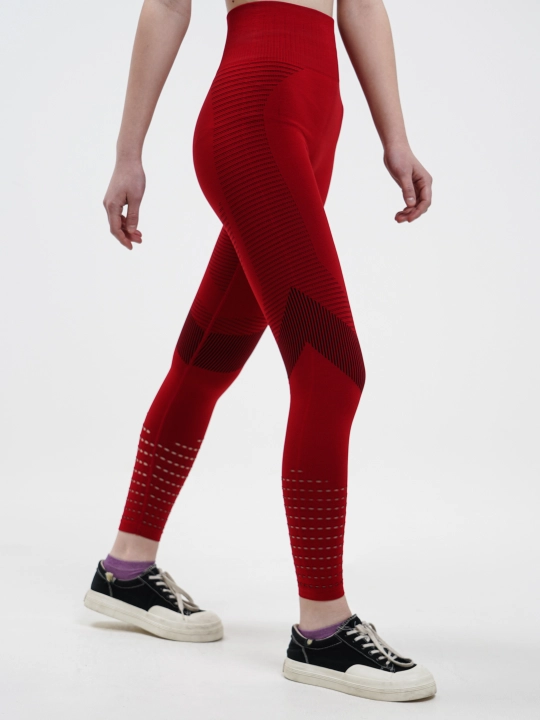 Ayollar uchun fitnes kostyumi, legginslari va top, 2 tasi 1 da