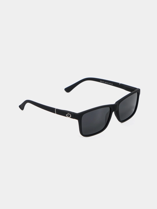 Erkaklar uchun quyoshdan saqlovchi polarizatsiyalangan ko'zoynaklar