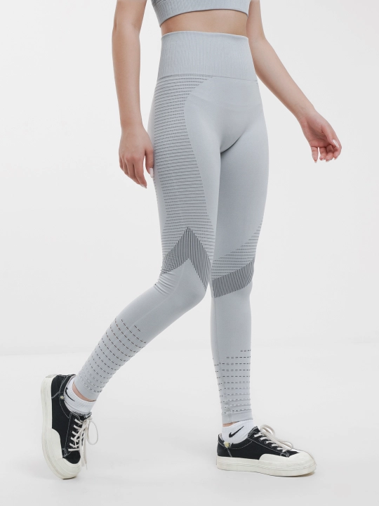 Ayollar uchun fitnes kostyumi, legginslari va top, 2 tasi 1 da
