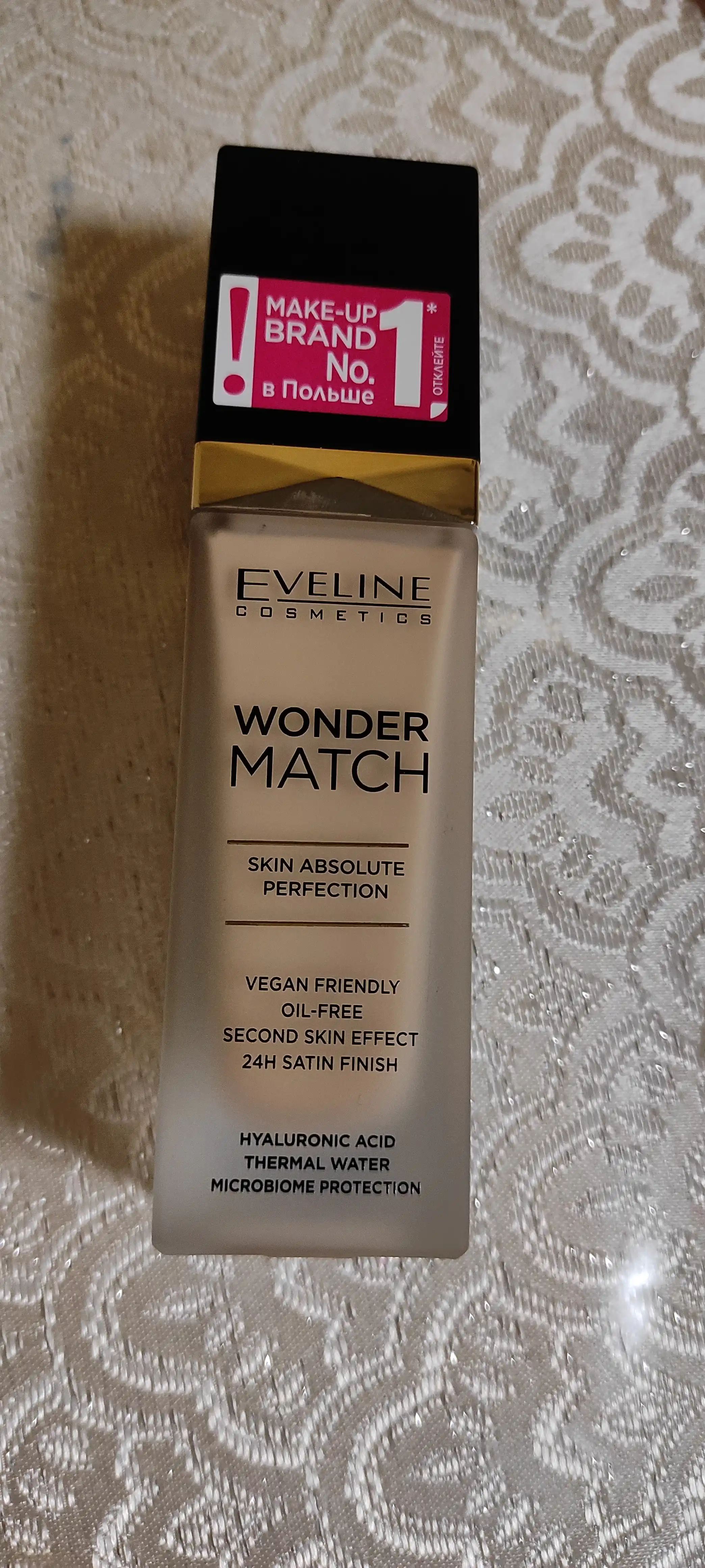 Тональная основа для лица Eveline Wonder Match, тон 25 Light Beige, 30 мл