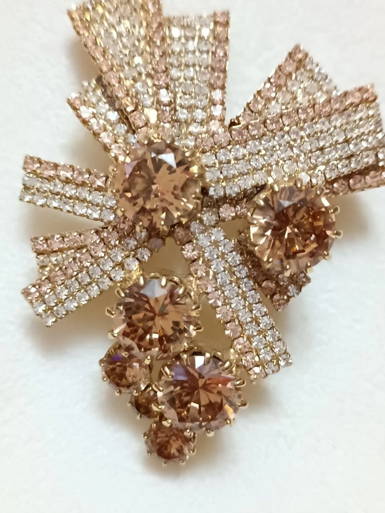 Ayollar to'g'nog'ichi Fun, rangi Gold/zlato, kristallar bilan