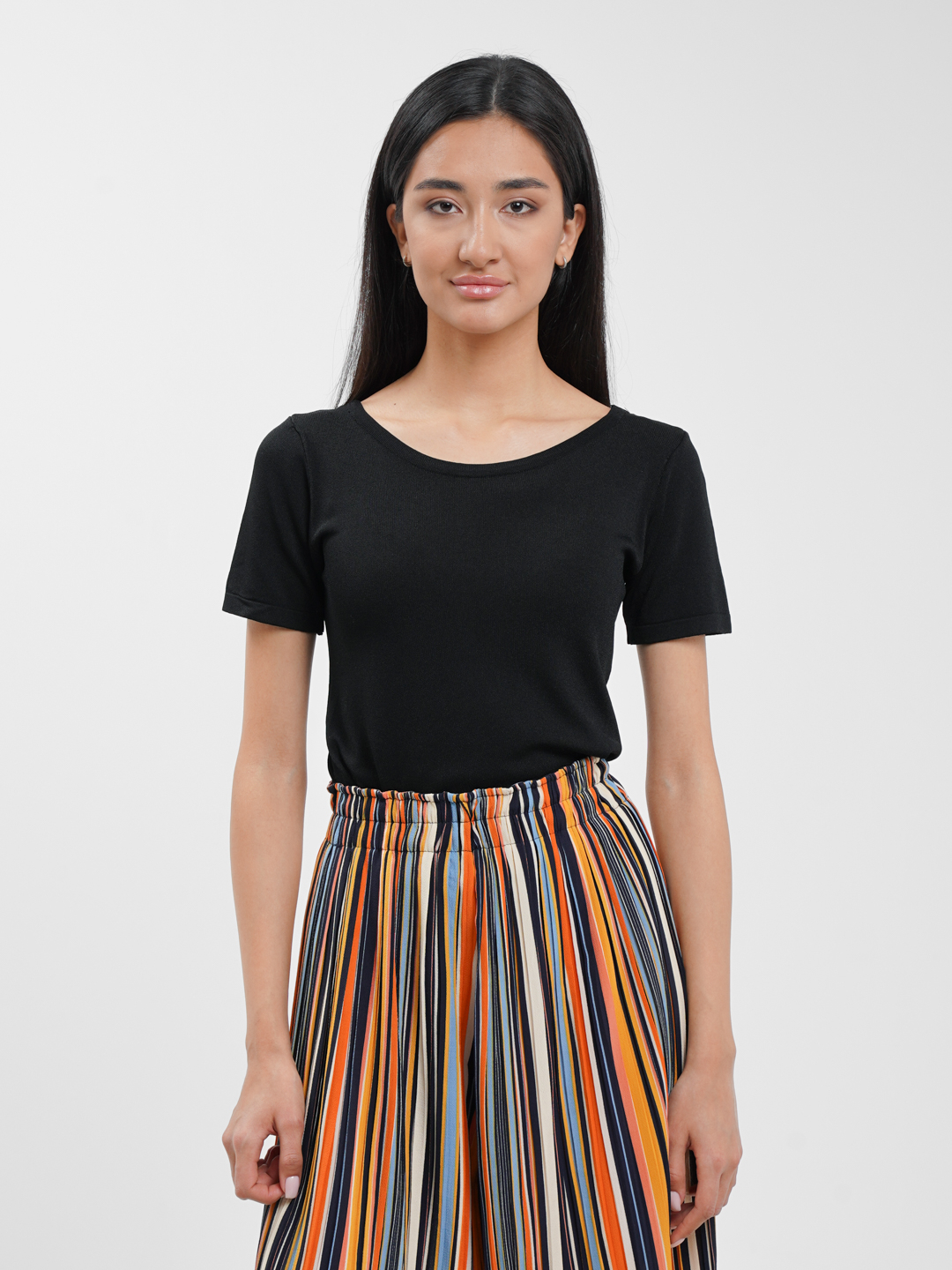 Porno uning tomogida juda uzoq Dik oldi