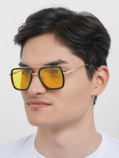 Желтый