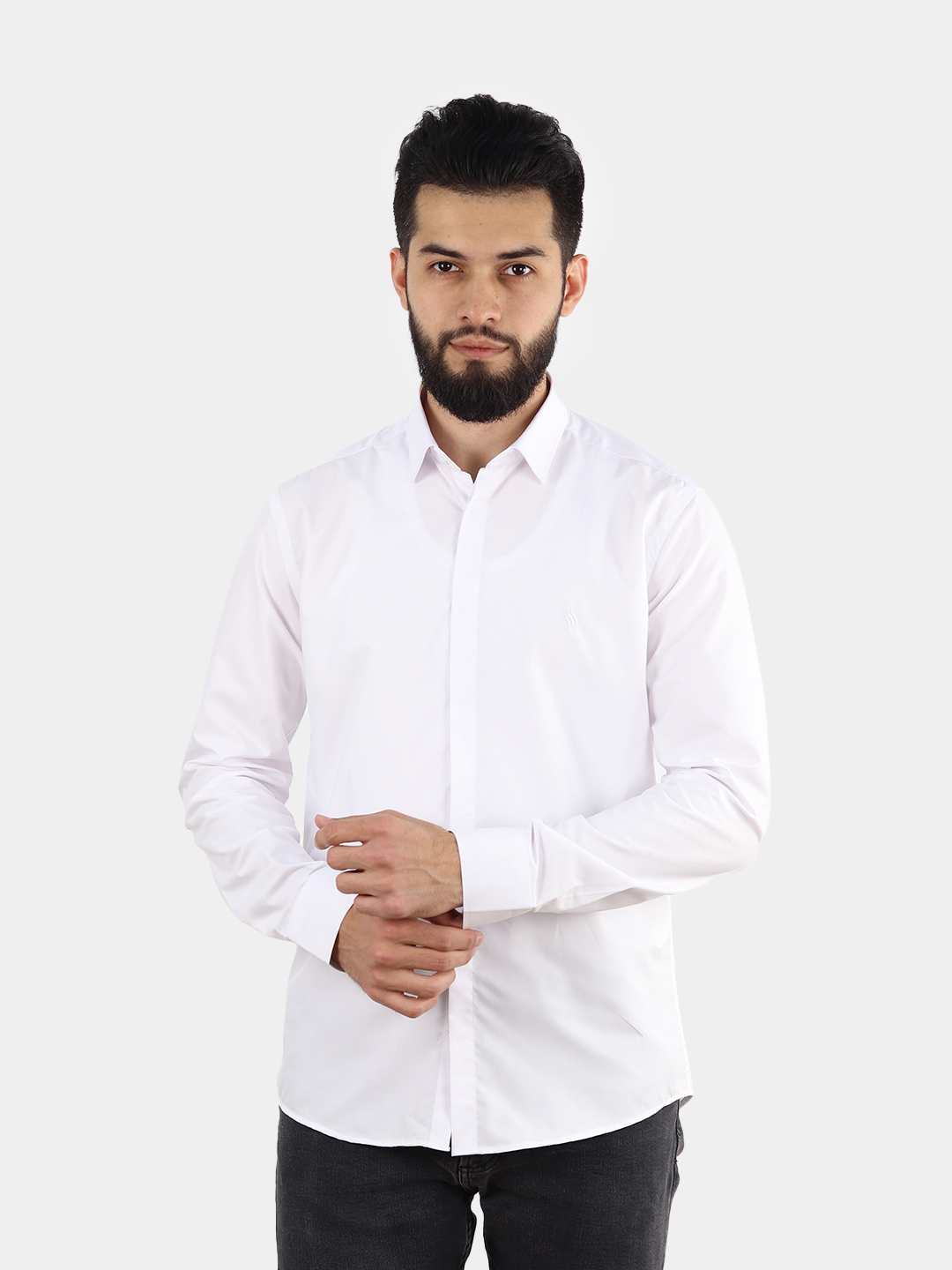 Erkaklar uchun klassik ko'ylak Slim fitni arzon narxda sotib oling — Uzum
