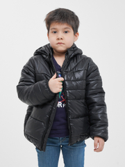 Mashinada onanizm qilayotgan qizni qolga oldi