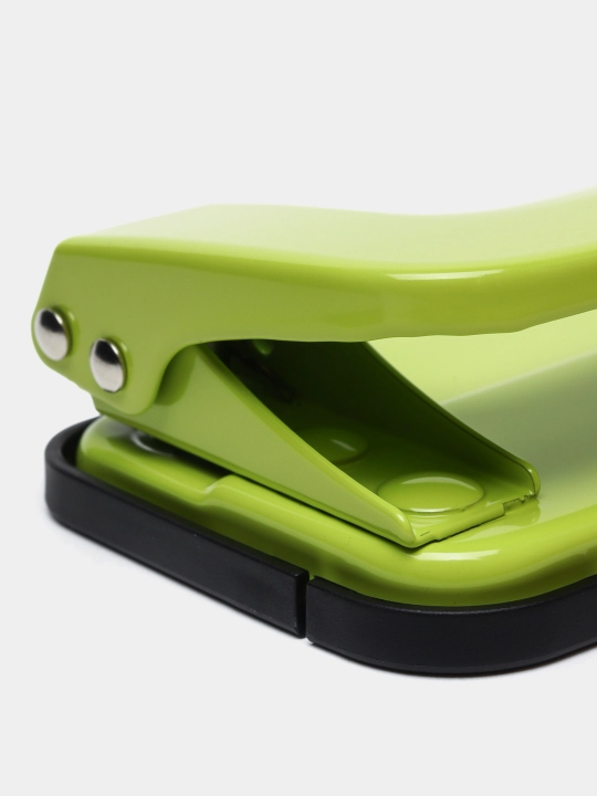 Дырокол Deli Eco 0136