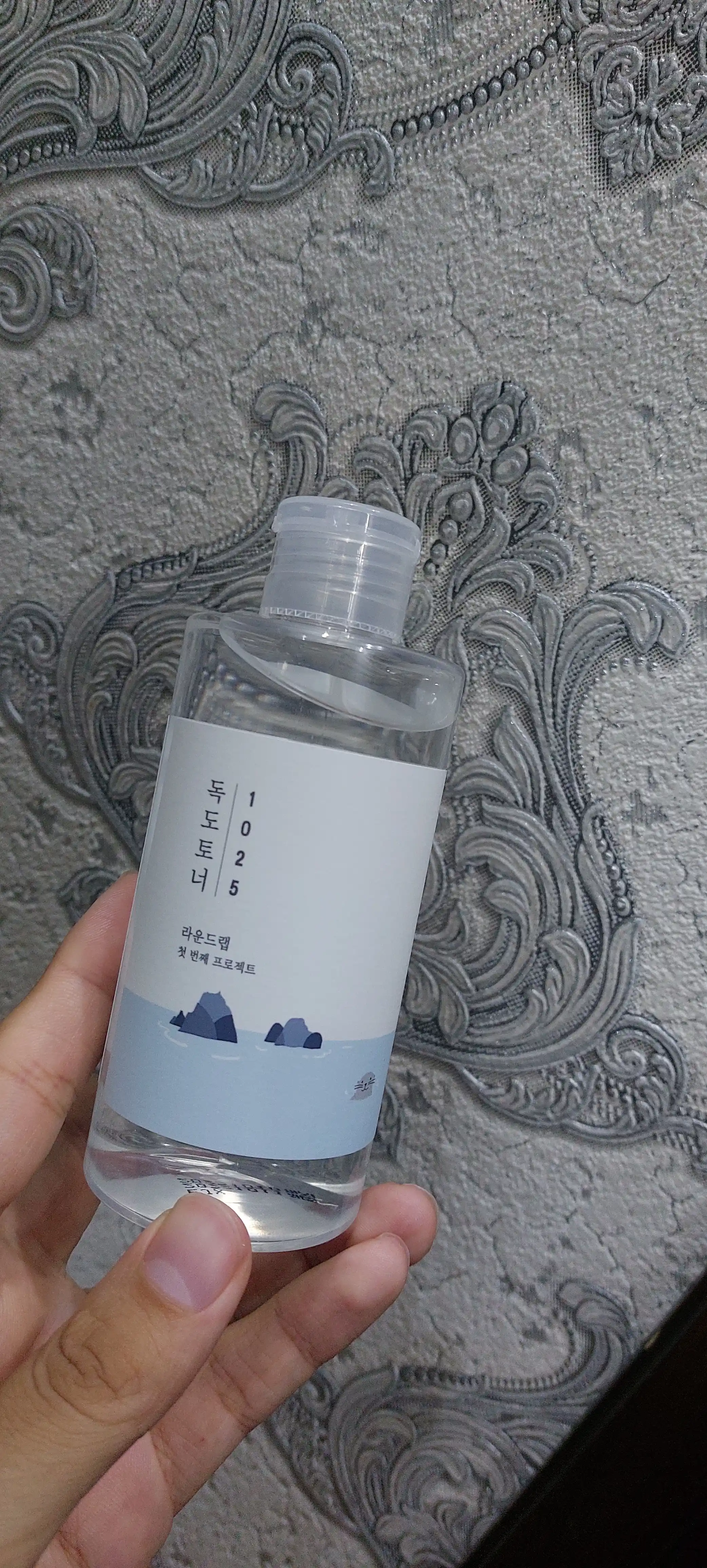 Yumshoq piling ta'siriga ega namlovchi toner Round Lab 1025 Dokdo, 200 ml