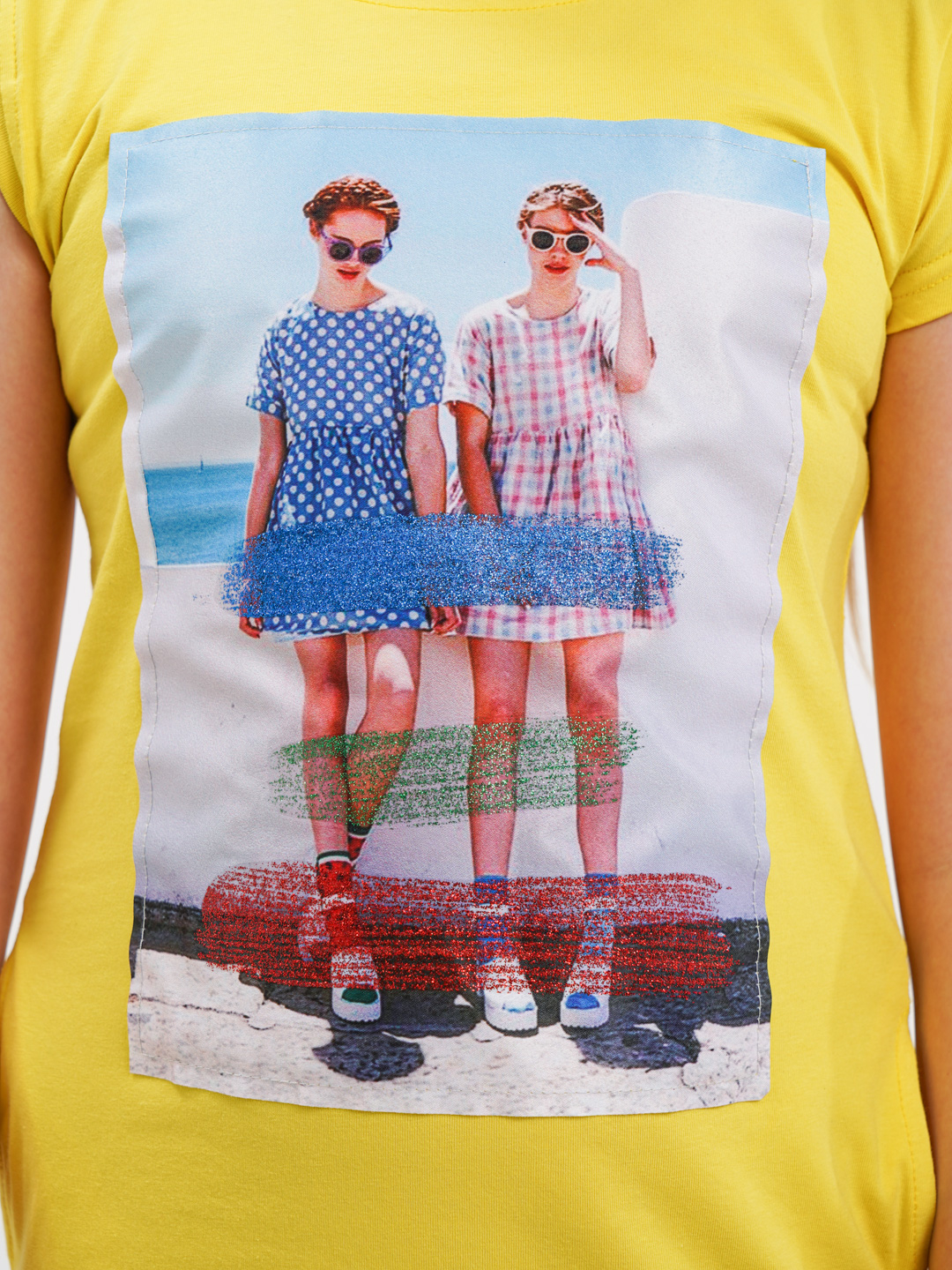 Rus qizlarini kaltaklashini tomosha qiling