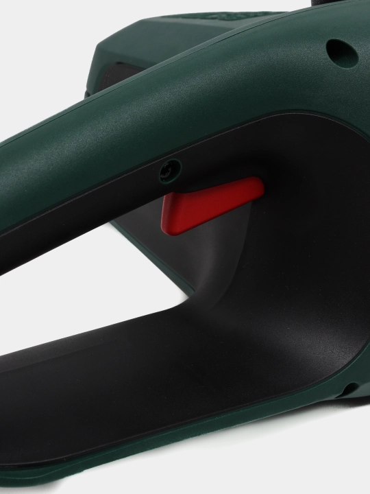 Электрическая пила Bosch Universal Chain 35