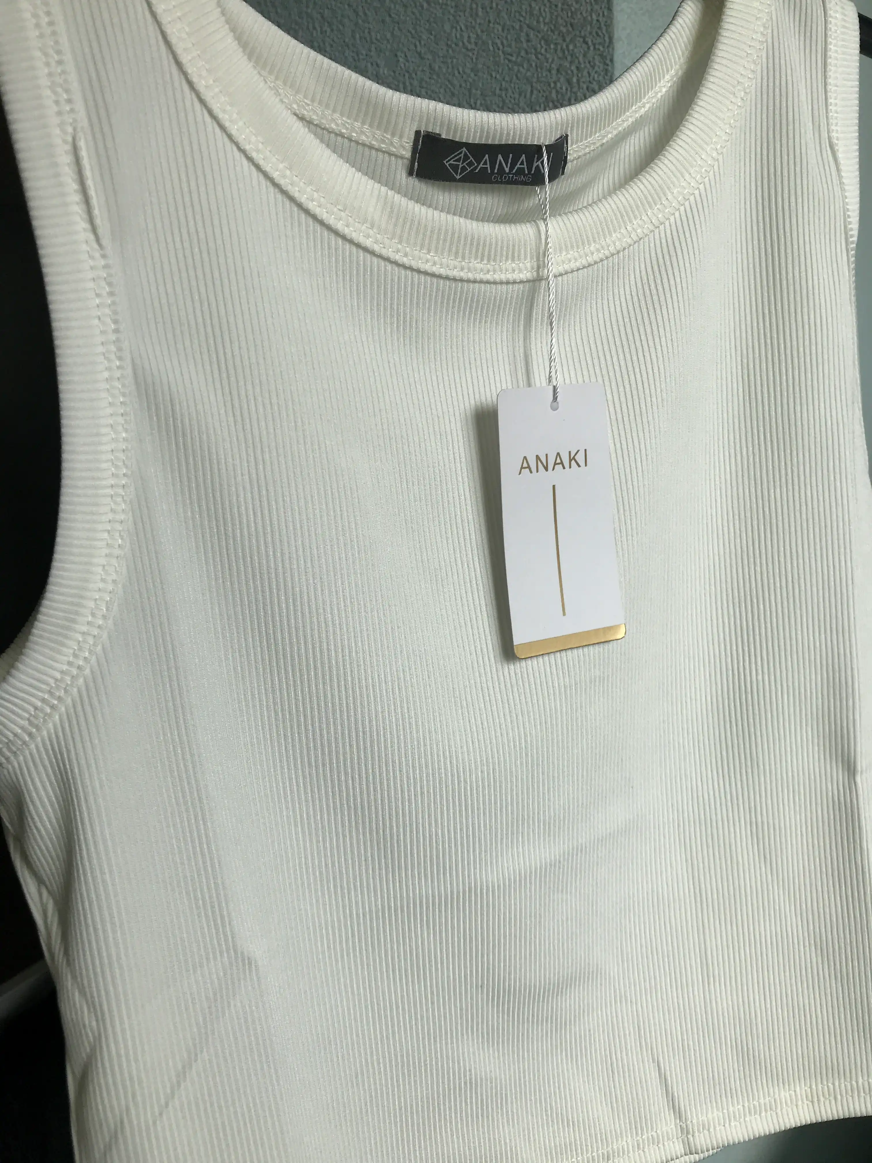Ayollar oddiy mayka top Anaki