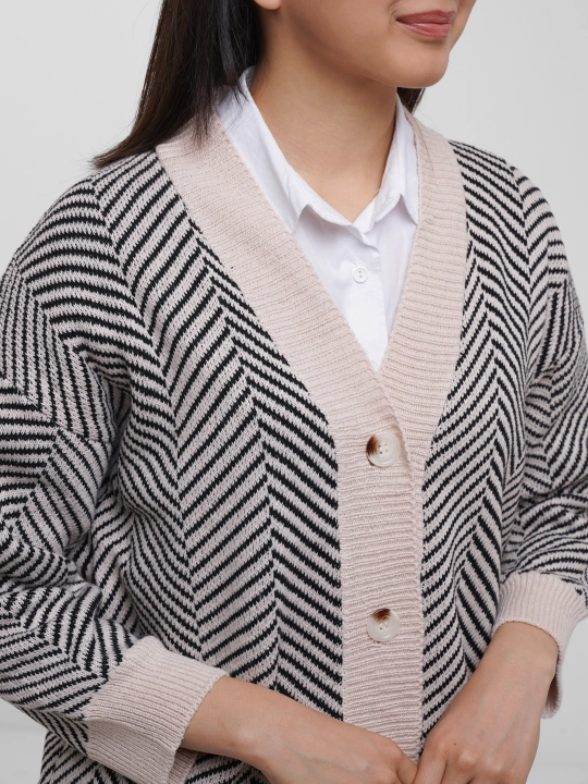 Ayollar kardigan, trikotaj, katta o'lchamli, tugmali ayollar koftasi