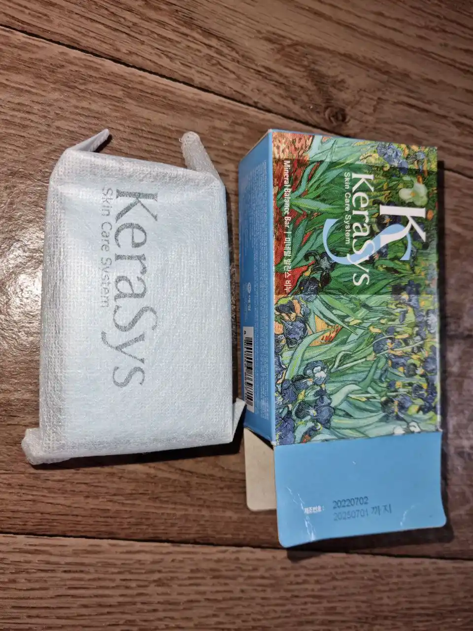 Kosmetik sovun, yog'li yuzlar uchun tozalovchi, davolovchi, Kerasys Mineral Balance, 100 g