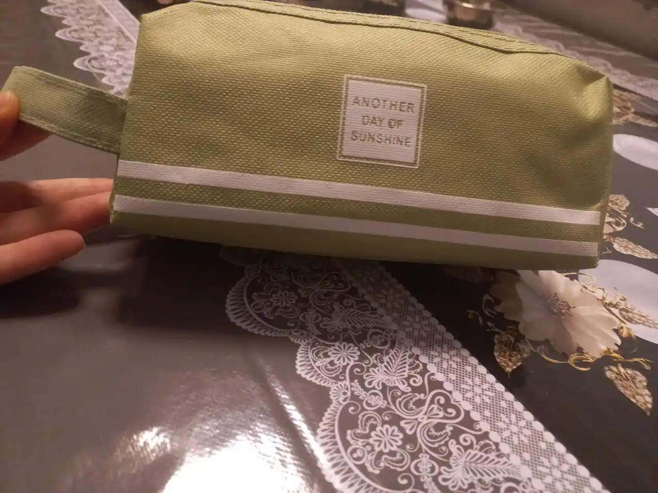 Ikki bo'limli maktab qalam qutisi, kosmetik sumka