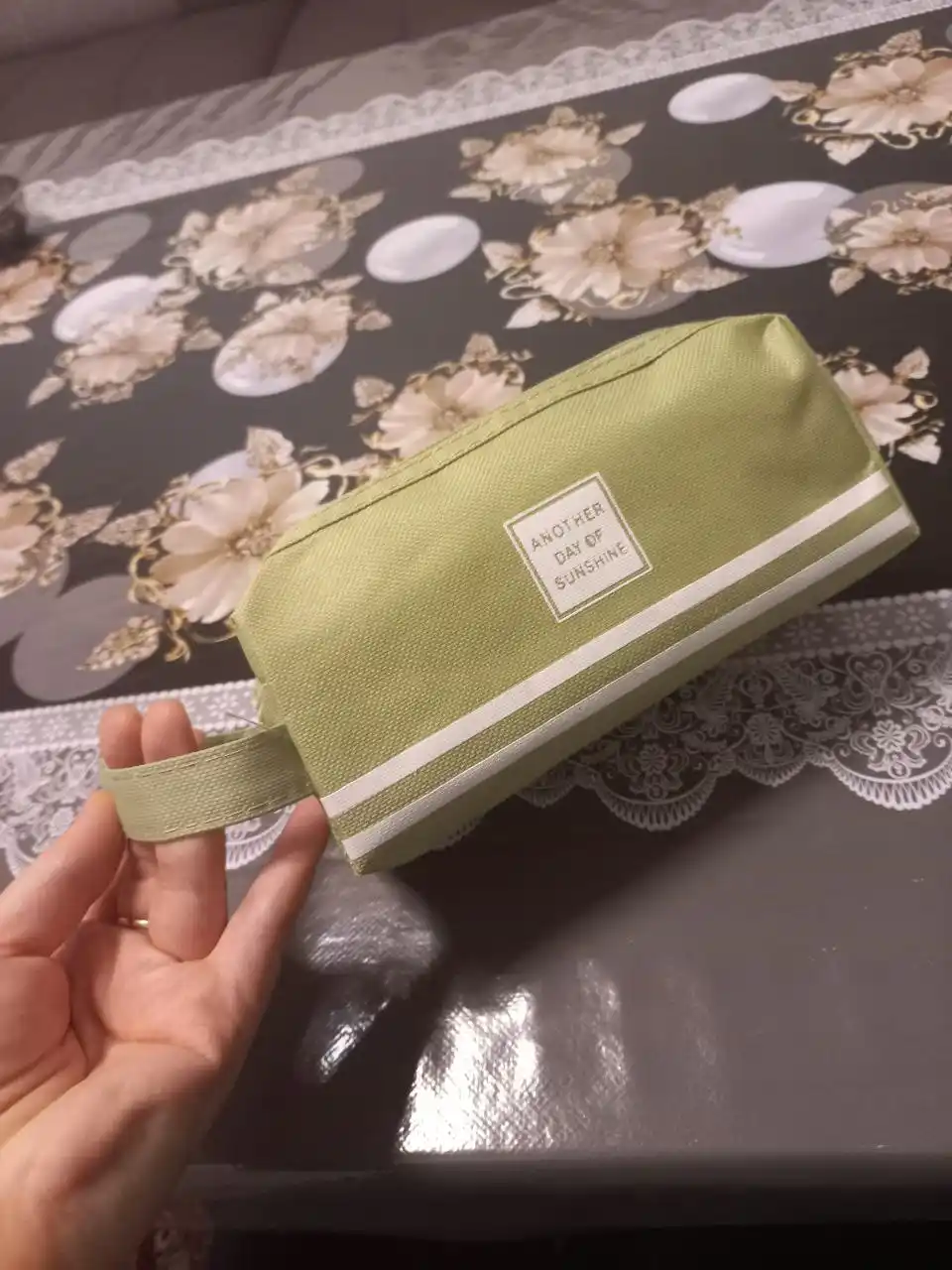 Ikki bo'limli maktab qalam qutisi, kosmetik sumka