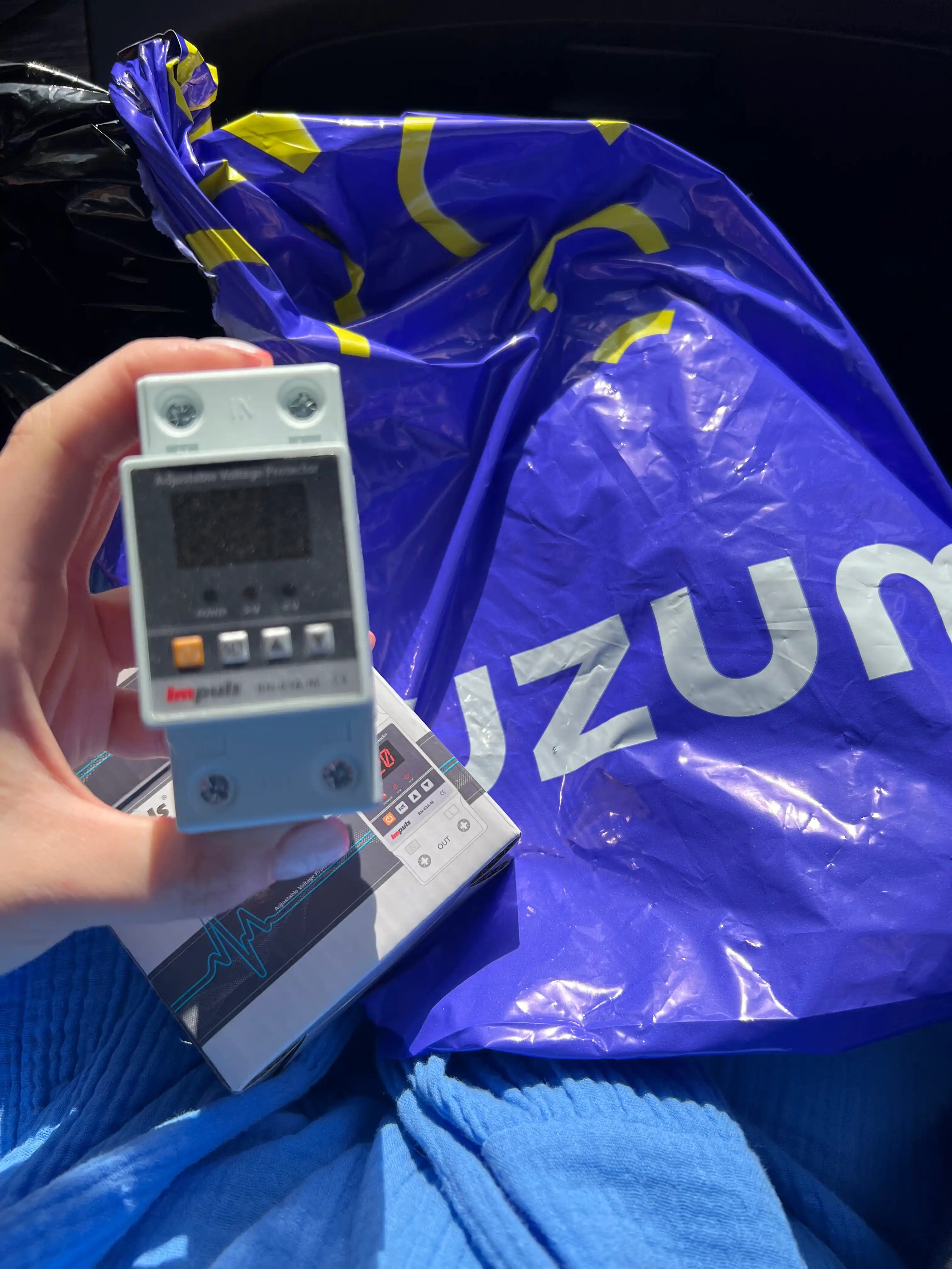 Kuchlanish relesi PROTECT 16A - 1 faza rozetka uchun