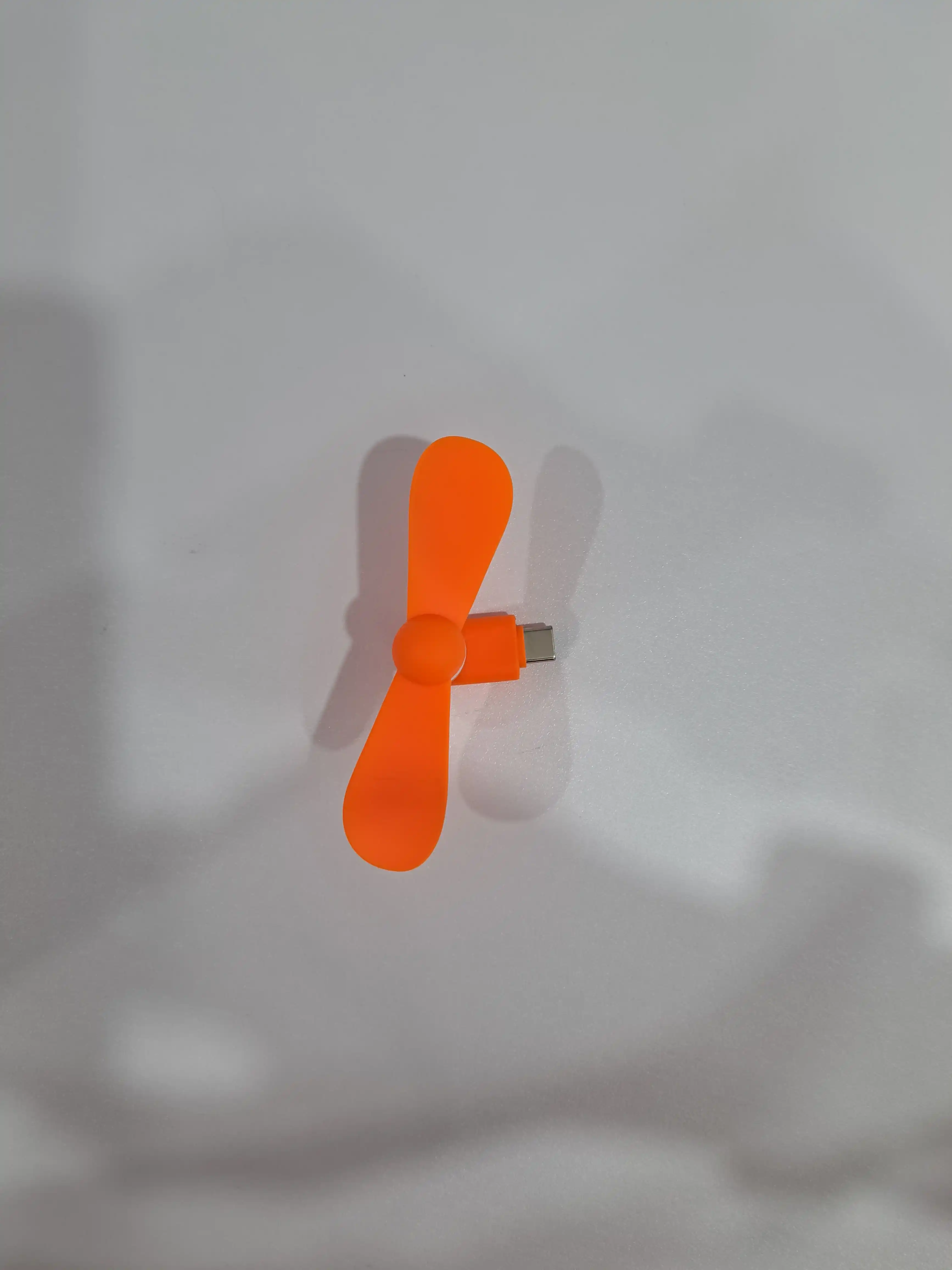 Портативный мини-вентилятор, с USB подключением к телефону