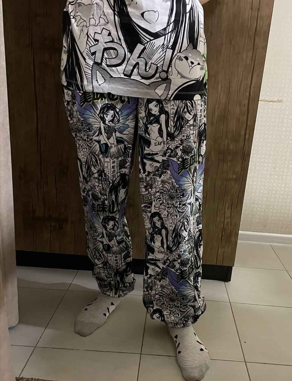 Ayollar sport shimlari, katta hajmlik, anime bosmali