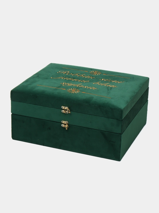 Diniy to'plam ibodat uchun Arabcha Qur'on kitobi, joynamoz, tasbeh, zam zam, sovg'a qutisi