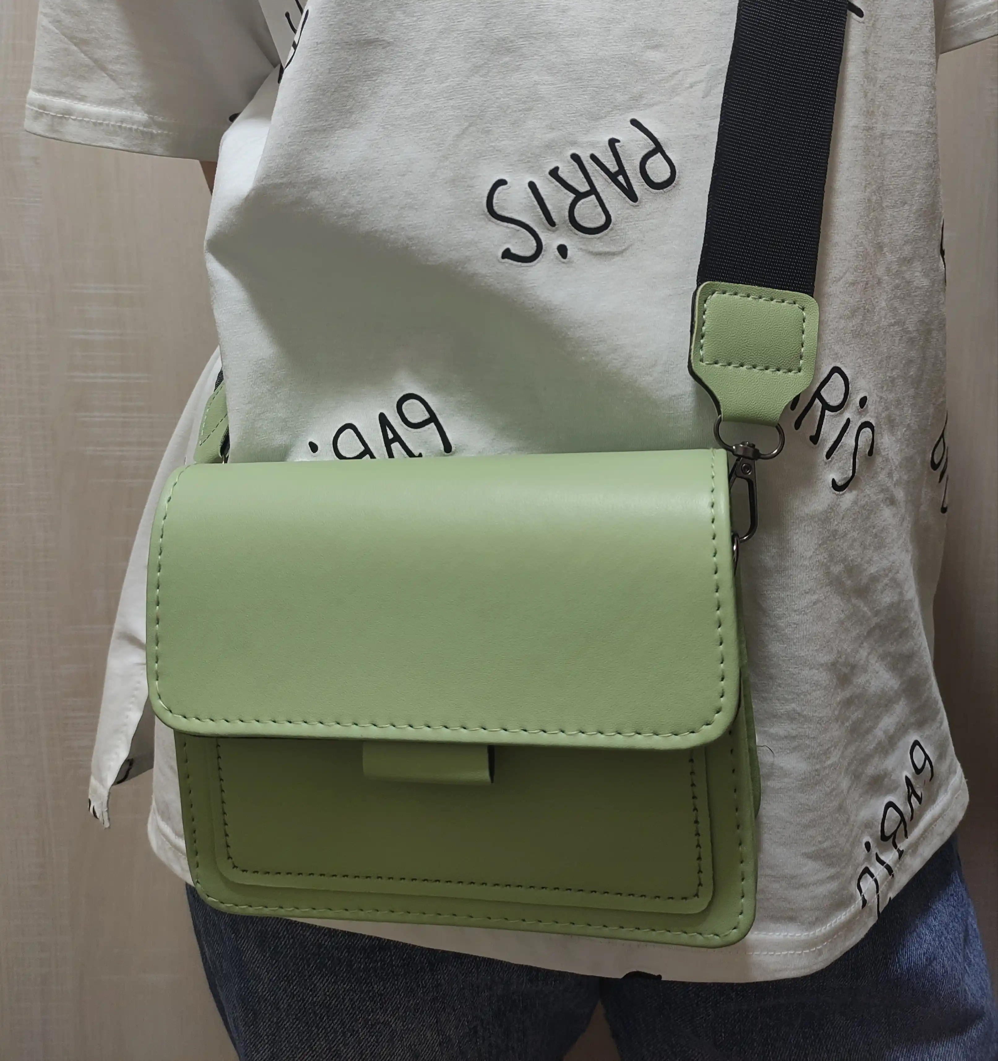 Ayollar yelkama sumkasi Liberty, eko-charm