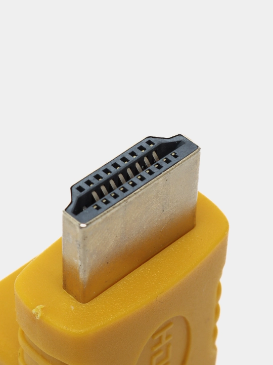 Burchakli HDMI adapter