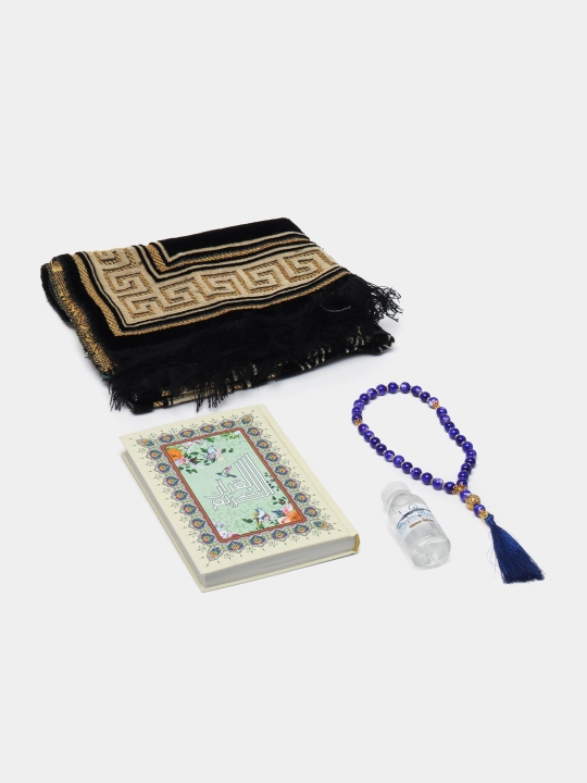 Ikki qavatli diniy to'plam, kitob, joynamoz, tasbeh, sovg'a qutisida