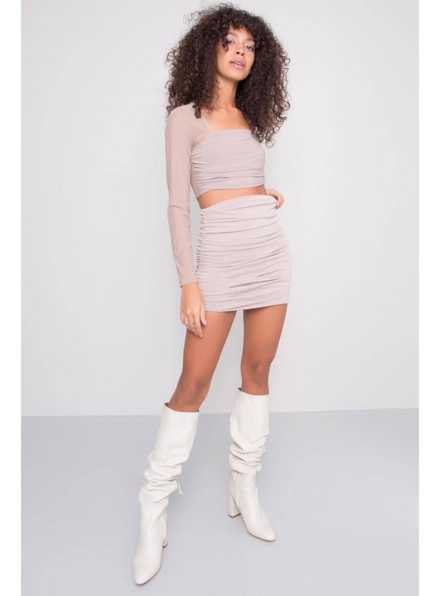 Dikli yalangoch qizlarning fotosuratlari