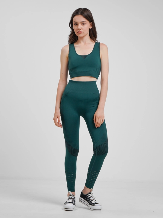 Ayollar uchun fitnes kostyumi, legginslari va top, 2 tasi 1 da