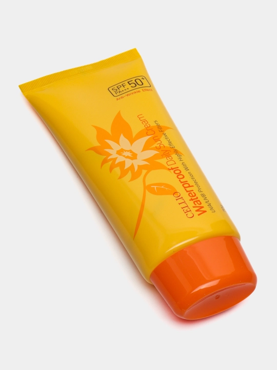 Quyoshdan himoyalovchi krem, CELLIO, Kollagen, Snail, Hyaluron, Green tea, SPF/PA50+++, 70