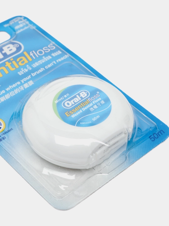 Tish ipi Oral-B Essential Floss, yalpiz, 50 m