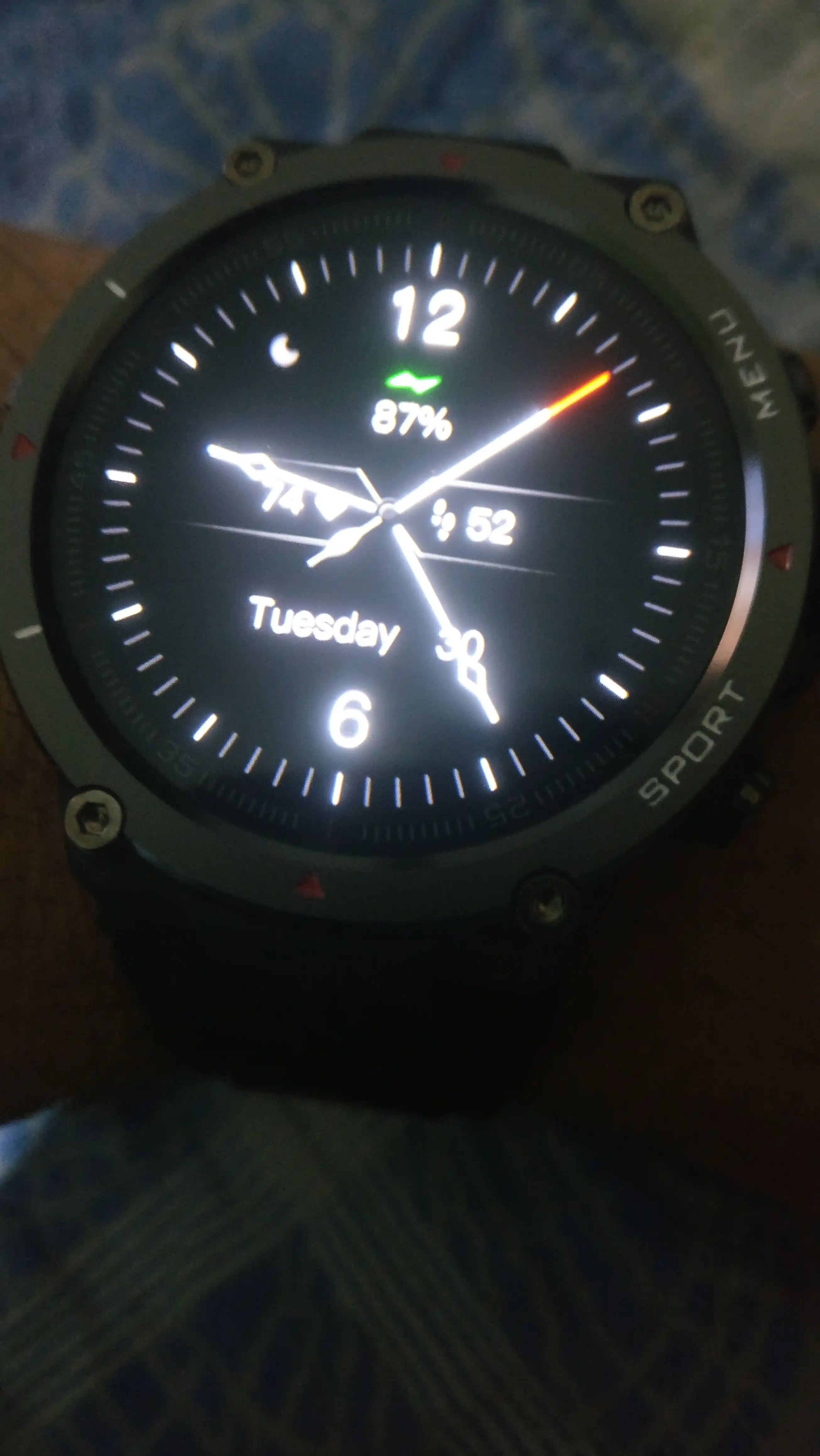 Smart soat Zeblaze Stratos 2 — AMOLED ekran, GPS, 5 ATM suvdan himoya, yurak urishi, SpO₂