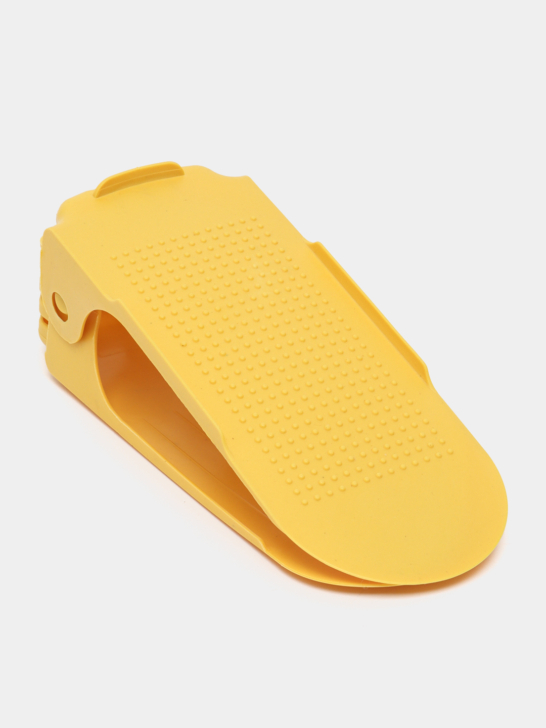 Topiqli yalangoch jozibali sargish xonimlar