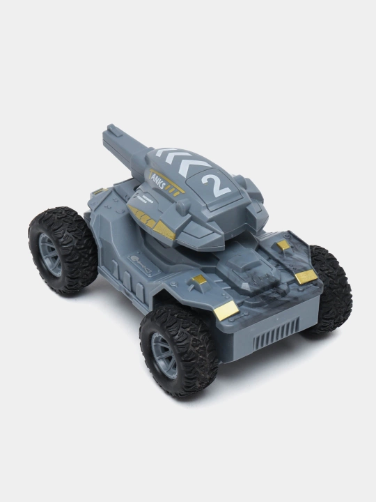 Игрушечный четырехколесный танк